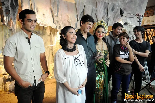 DEWI ULAR TITISAN NYI BLORONG