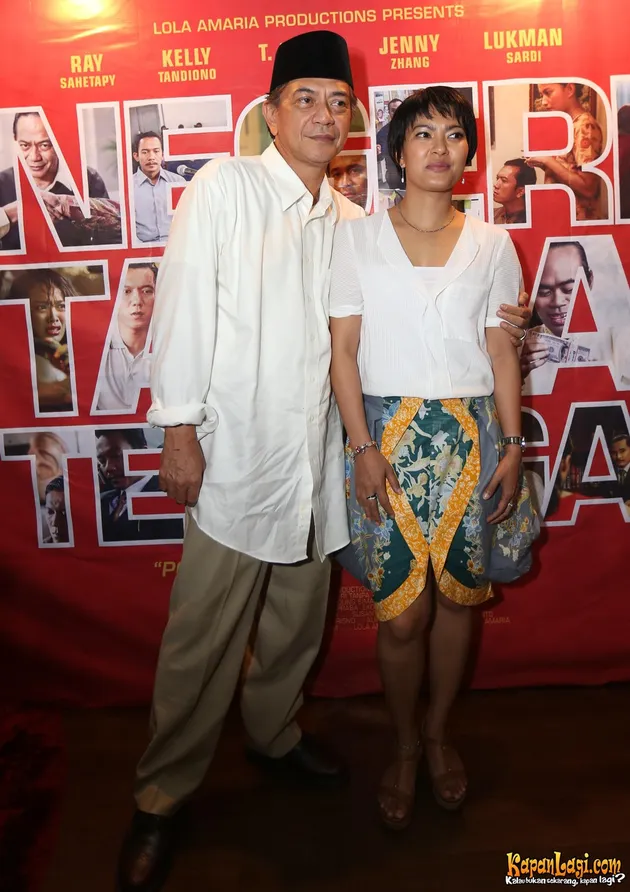 NEGERI TANPA TELINGA