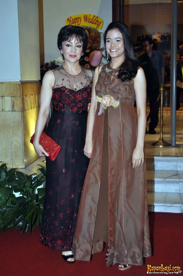 Resepsi Carissa Putri