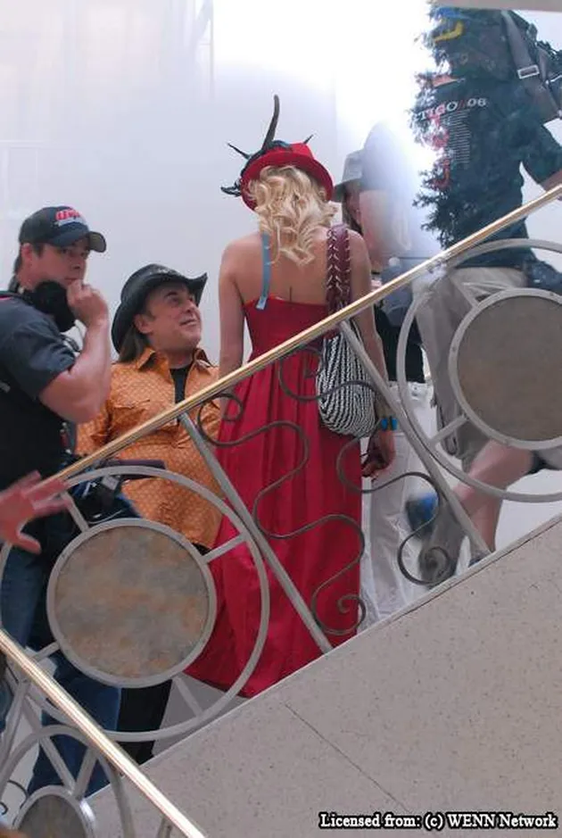 hilton_ritchie_simple_life_4