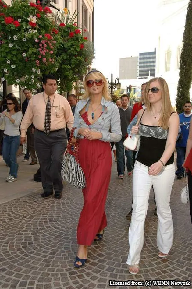 hilton_ritchie_simple_life_4