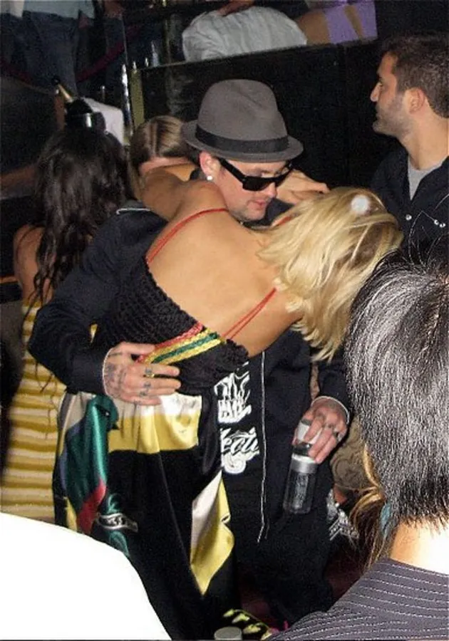 paris_hilton_syuting_plus_dugem