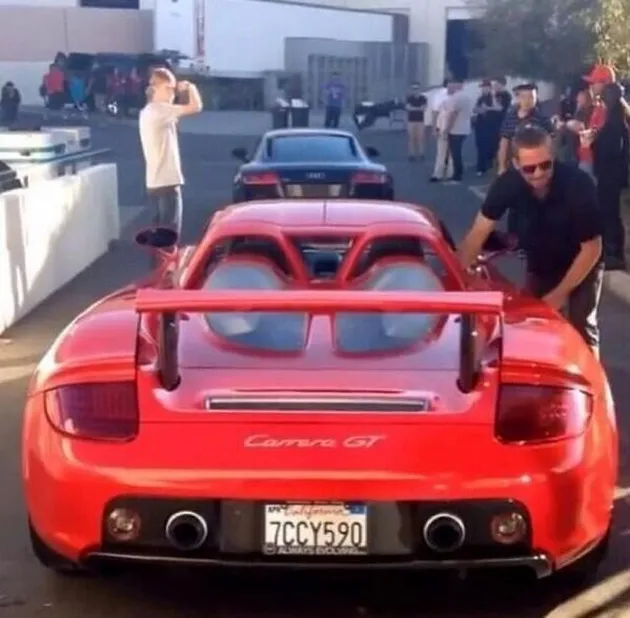 Mobil di Sekitar Paul Walker