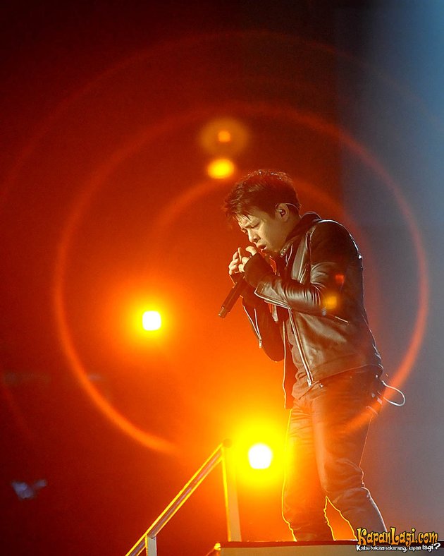 NOAH menjadi salah satu bintang tamu utama dalam konser Viva La Vida yang digelar ANTV Minggu (17/3) di JCC Senayan, Jakarta.