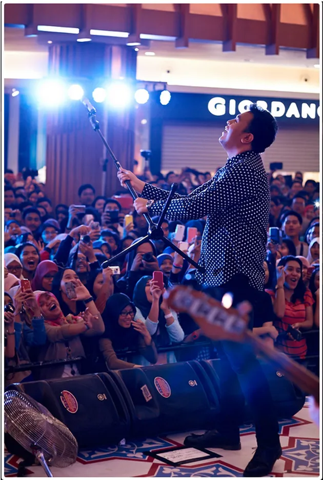 Tulus Live @JakCloth