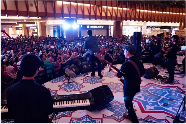 Tulus Live @JakCloth
