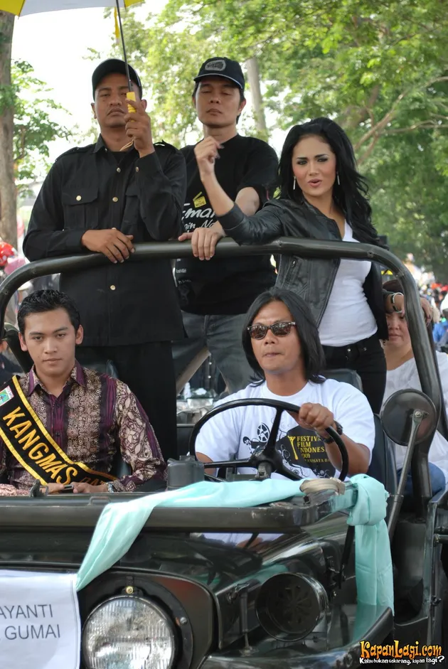 arumi bachsin, arifin putra, pong harjatmo, Cholidi Asadil Alam, Manohara Odelia Pinot, Atiqah Hasih