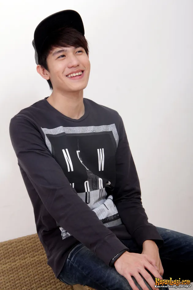 Penyanyi Ganteng Julian Jacob Blak Blakan Soal Kisah Cintanya Kapanlagi Com