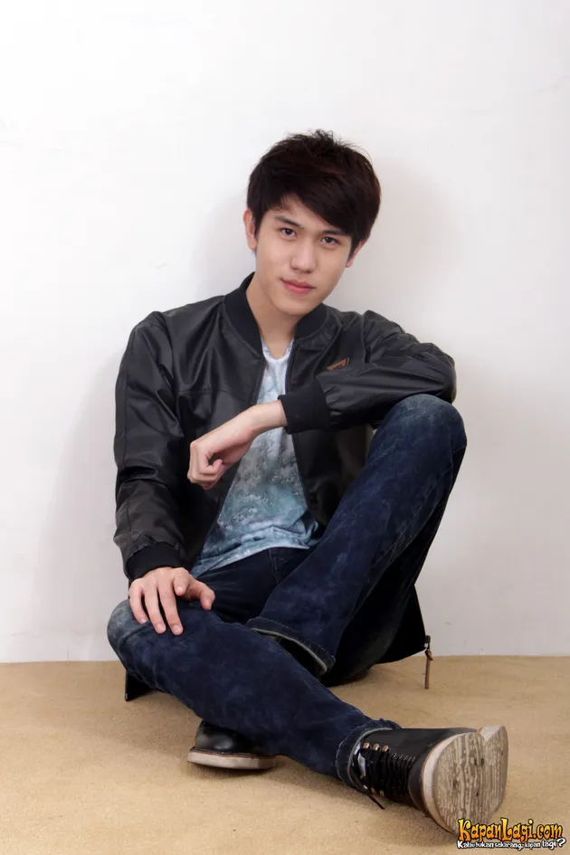 PENYANYI GANTENG JULIAN JACOB BLAK-BLAKAN SOAL KISAH ...