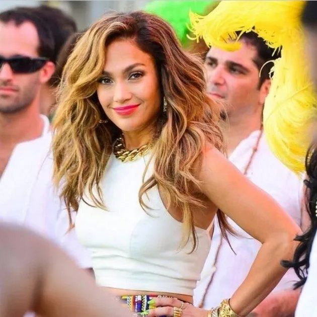 Jennifer Lopez kini berusia 44 tahun, tapi penampilannya masih seperti gadis berusia 24 tahun.