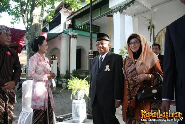 sri sultan hamengku buwono x