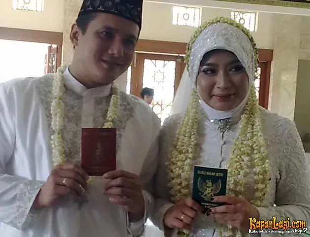 PERNIKAHAN TYA SUBIAKTO - CANDY SATRIO DI MASJID PURI CINERE