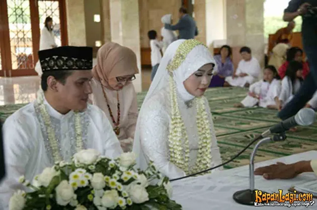 PERNIKAHAN TYA SUBIAKTO - CANDY SATRIO DI MASJID PURI CINERE
