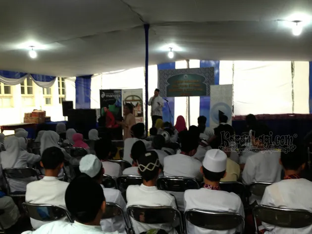 PESANTREN AND ROCK N ROLL BUKA PUASA BARENG ANAK YATIM 