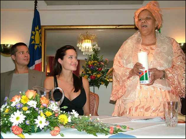 pitt_jolie_konfrensi