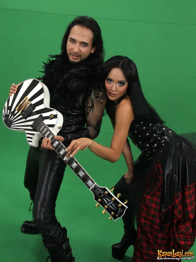 Piyu Pad, Ina Kamarie