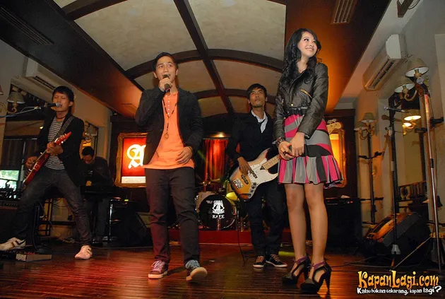 poppy bunga,elven band