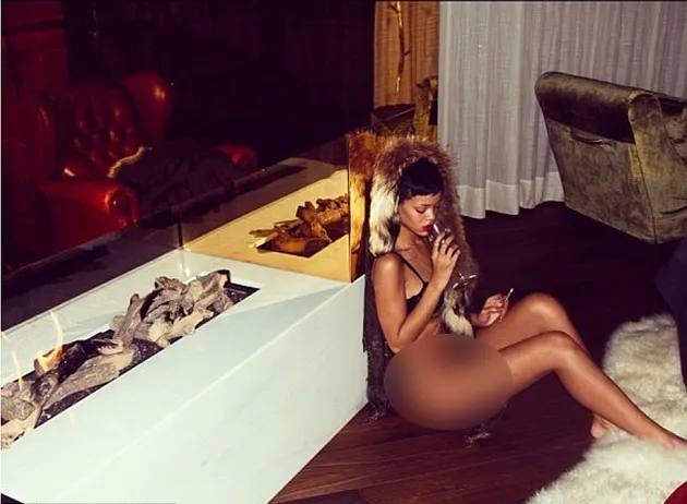 Rihanna Tanpa Celana