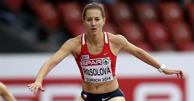 Kali ini ada lagi seorang pelari maraton cantik yang tengah ramai dibicarakan netizen, namanya Denisa Rosolova.