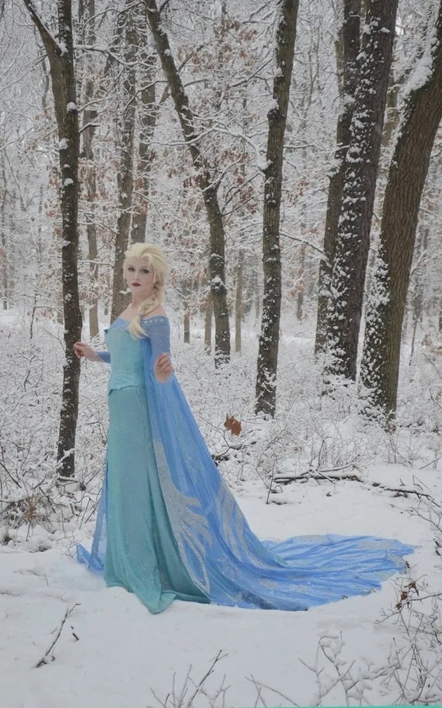 Angela Cosplay Elsa