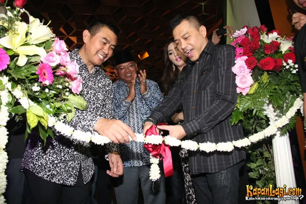 Bisnis Karaoke Anang