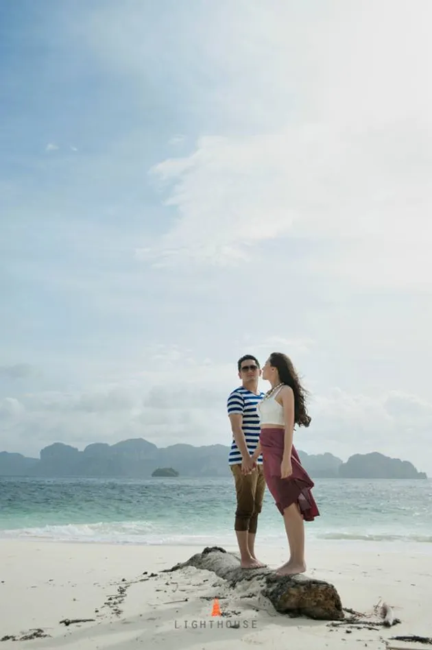 POTRET PRE-WEDDING ROMANTIS DAN MEWAH OLIVIA JENSEN DI 
