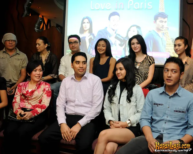 Sinetron Love In Paris siap tayang mulai Minggu, 22 Oktober 2012 pada pukul 19.00-22.00.