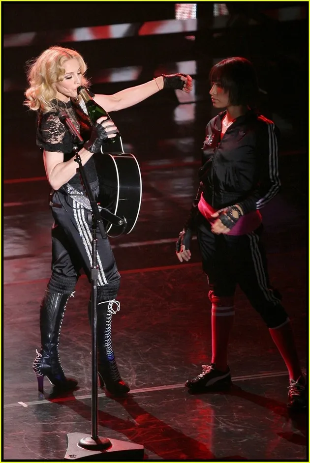 madonna_konser_hardcandy