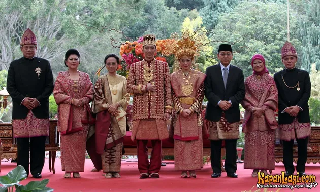Edhie Baskoro Yudhoyono - Siti Ruby Aliya Rajasa