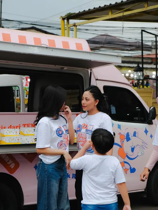 Fuji, Gala, Rachel Vennya aksi sosial