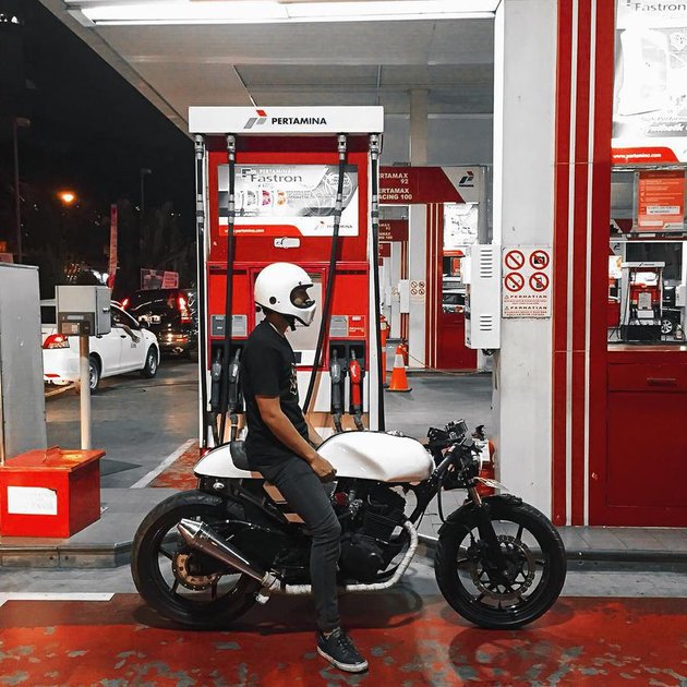 RADYA BAGASKARA, COWOK KALEM GANTENG ANAK IRA WIBOWO RADYA BAGASKARA, COWOK KALEM GANTENG ANAK IRA WIBOWO