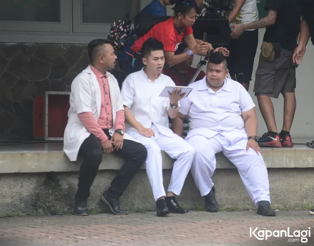 Film maju kena mundur kena