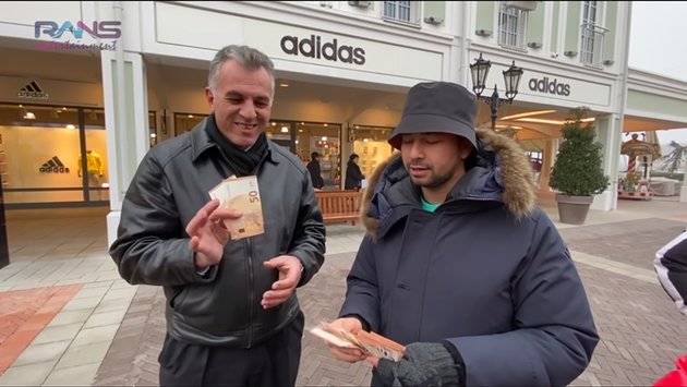 Raffi Ahmad and Nagita Slavina Share Money While in Budapest, Totaling Tens of Millions