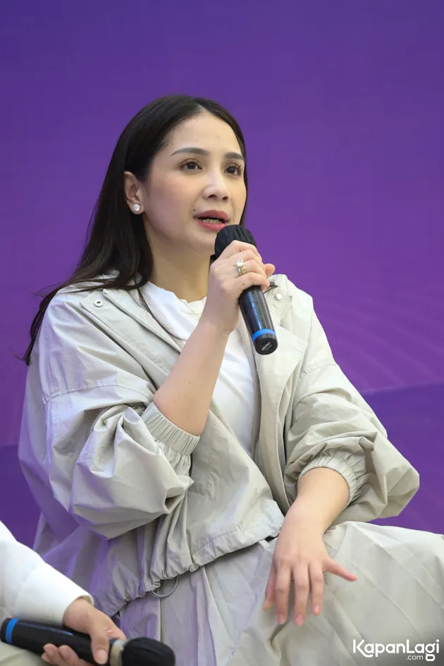 Negita Slavina tampil cantik