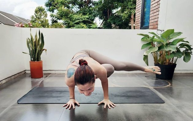 Secrets of Body Goals at the Age of 40, 7 Portraits of Rima Melati Adams, Marcell Siahaan's Wife Engaging in Pound Fit - Yoga