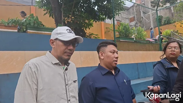 Aji Darmaji Menundukkan Kepala