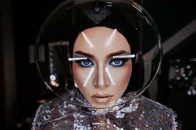 Hot Topic, Here's a Series of Unique and Unusual Face Shields Worn by Melly Goeslaw, Created by Rinaldy Yunardi