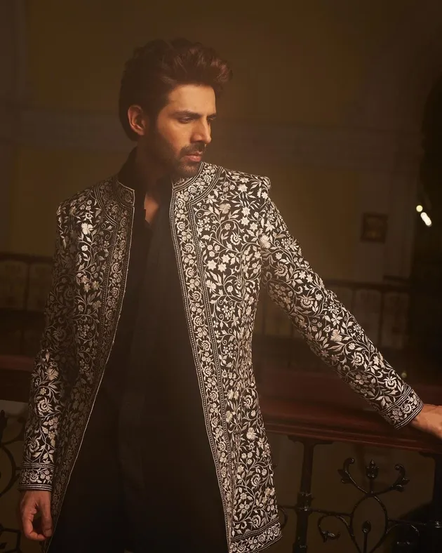 Kartik Aaryan - Kriti Sanon