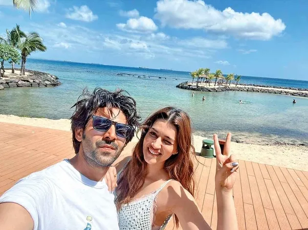 Kartik Aaryan - Kriti Sanon