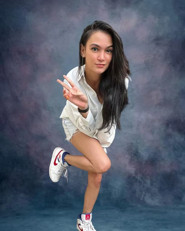 Adu Gaya Kia Poetri dan Inara Rusli