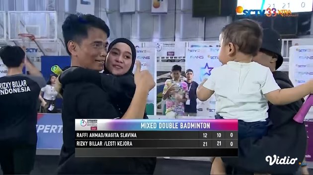 Criticism Mounts, Here are 8 Photos of Lesti Being Carried by Her Father After Winning Badminton - Rizky Billar's Reaction Becomes the Highlight
