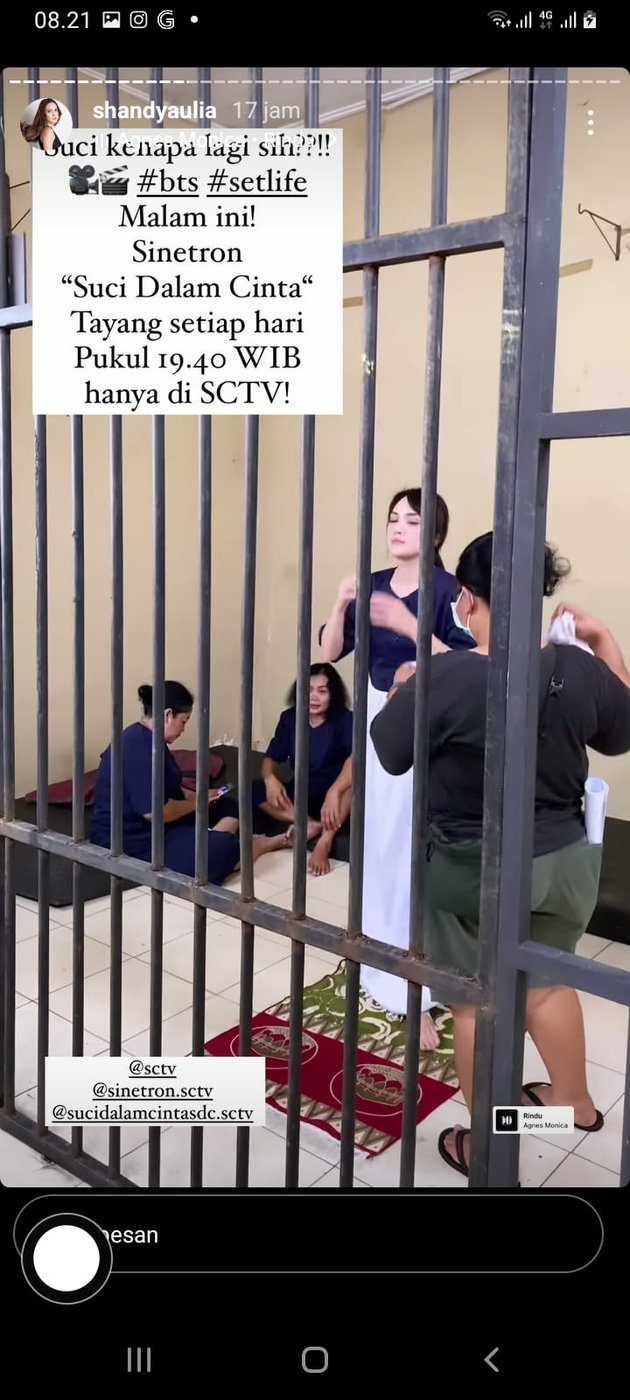 Many Mentioned Changing Religion and Have Clarified, Check Out 9 Photos of Shandy Aulia Wearing Mukena in Prison
