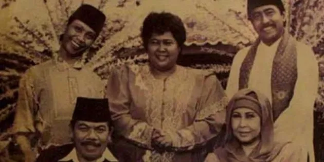 Si Doel Anak Sekolahan, Si Doel, Mak Nyak 