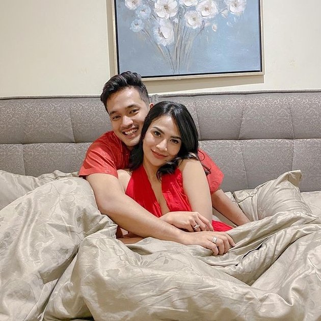 Celebrate 4th Anniversary, Check Out 8 Intimate Moments of Vanessa Angel and Bibi Ardiansyah that Make You Swoon