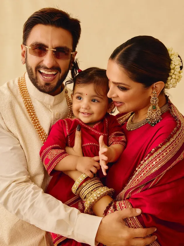 Deepika Padukone foto bareng Ranveer dan baby Dua