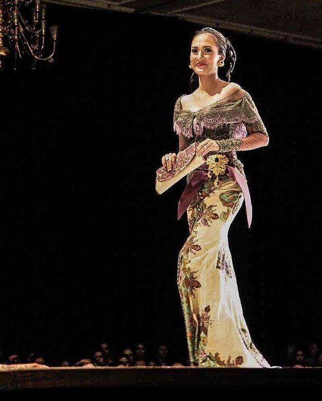 Celebrate Kartini Day, 9 Celebrities Show Stunning Looks in Kebaya - Beautiful Aura of Indonesian Women