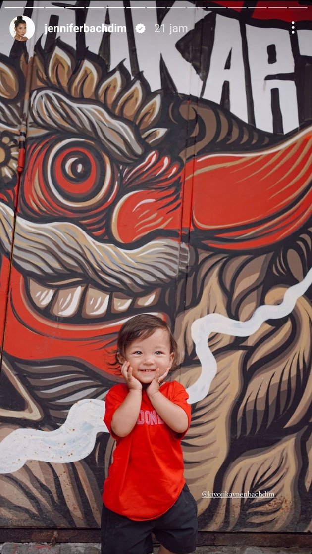 Celebrate Independence Day, 8 Adorable Photos of Celebrity Babies Wearing Red and White Outfits on August 17 - School Uniforms Become Favorites