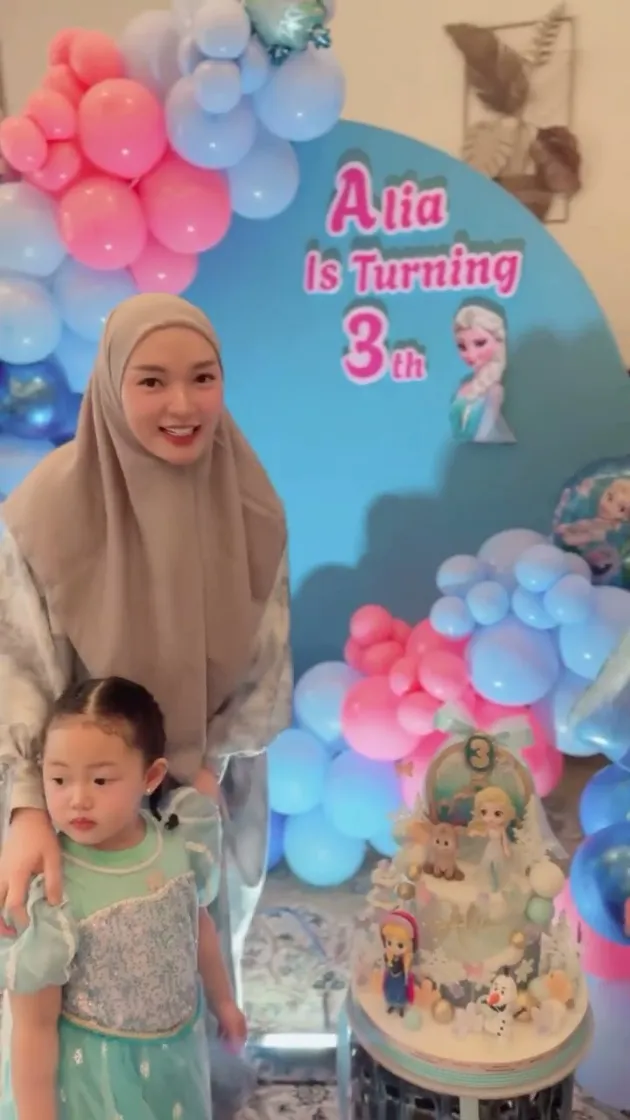 Potret terbaru Zaskia Gotik rayakan ultah anak
