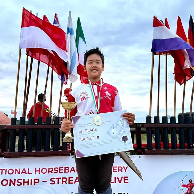 Rayyan Abdul Karim Remaja Asal Indonesia yang Berprestasi di Panahan Berkuda