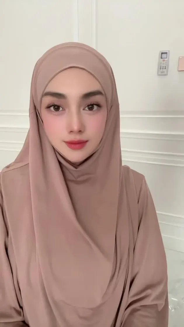 Celine Evangelista akui malu dan tersadar saat tak berhijab
